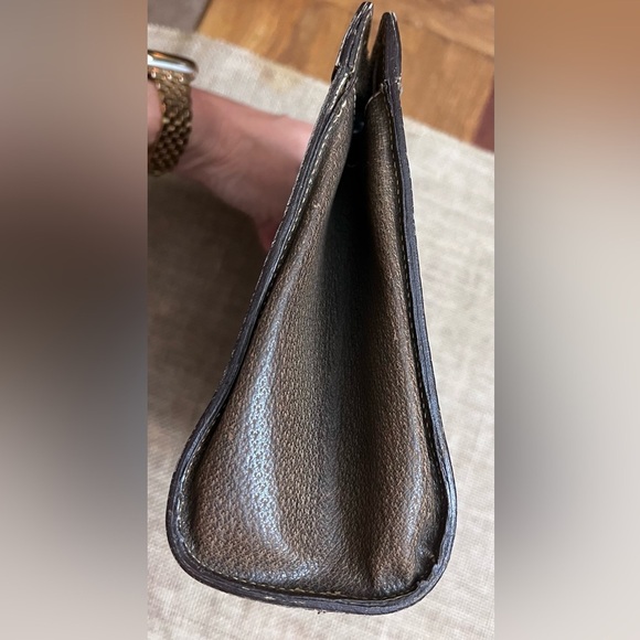 Authentic Vintage Gucci Clutch. Fair condition - Picture 3 of 11